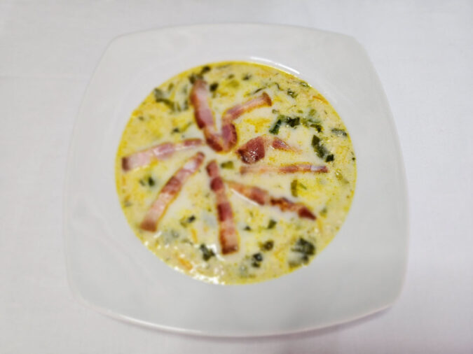 CIORBĂ DE FASOLE VERDE CU BACON, DREASĂ